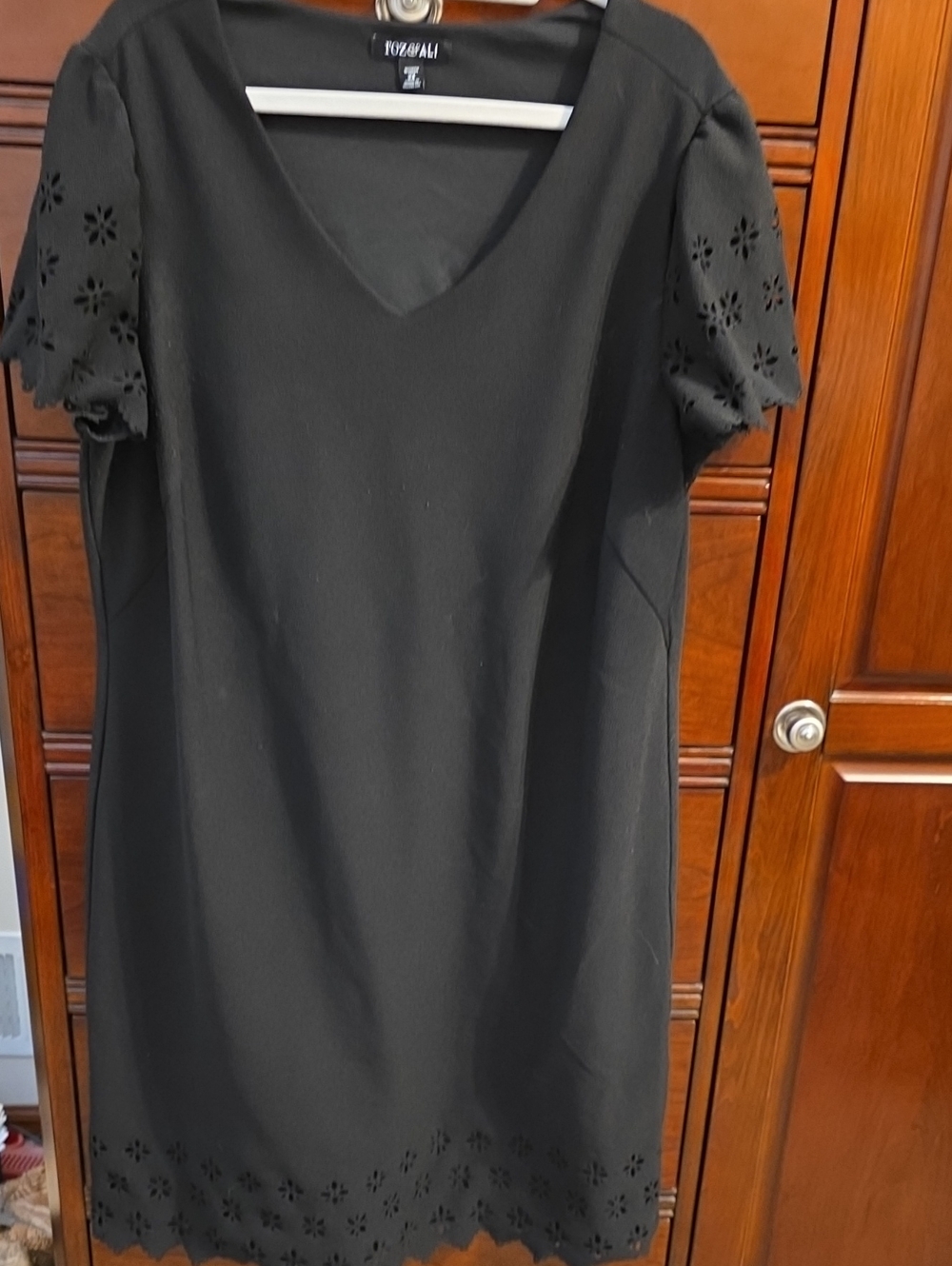 Roz & Ali Black V-Neck Midi Dress with Eyelet Sleeve and Hem